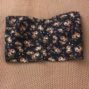 Super cute crop top!